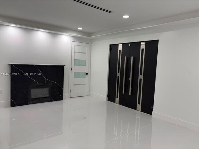 Photo - 464 Minola Dr