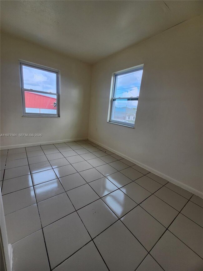 Photo - 4131 Commercial Dr Unidad 0