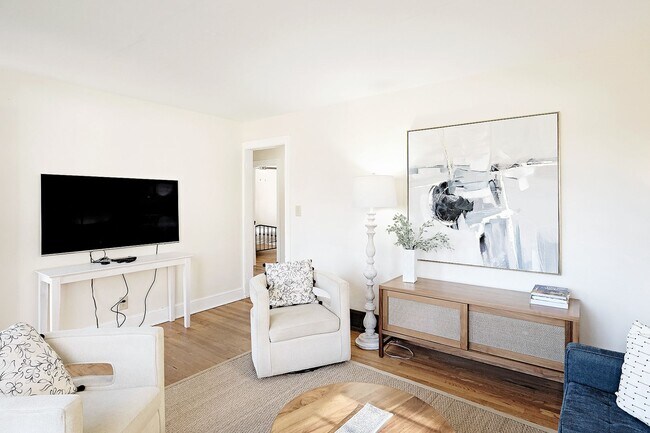 Photo - Charming City Cottage With Fenced Yard