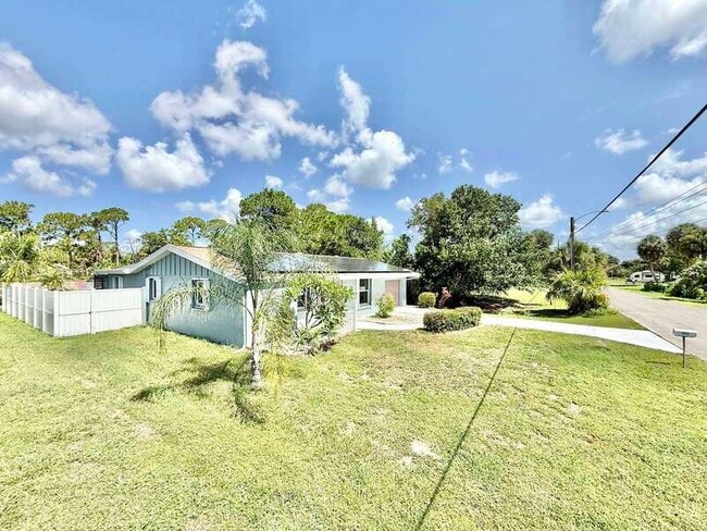 Photo - 2055 Hyatt Dr