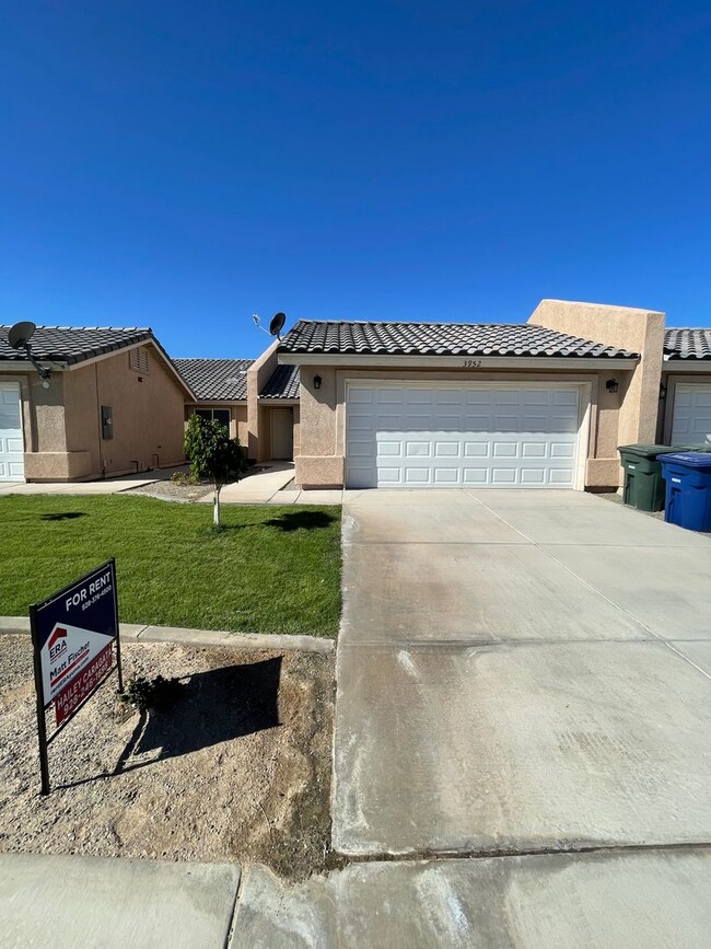 Spacious Town Home in Desert Sky! - Spacious Town Home in Desert Sky!