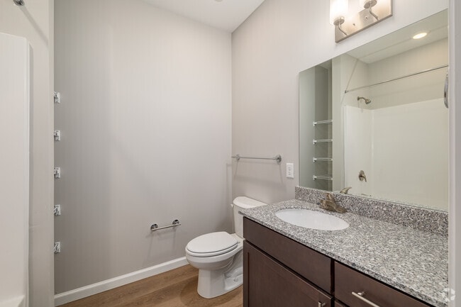 3BR, 2BA - 1,319SF - Primary Bathroom