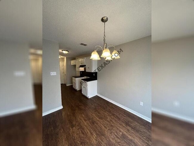 Photo - 16 War Eagle Dr