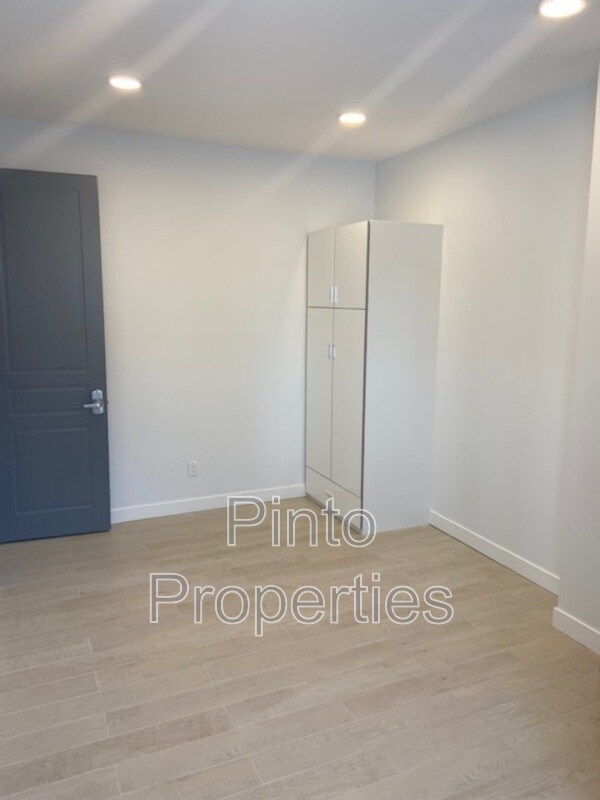 Photo - 10749-10786 86 Ave NW