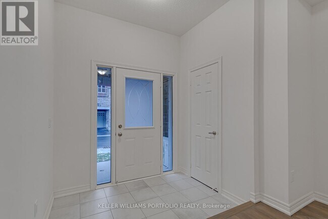 Photo - 481 Manhattan Common