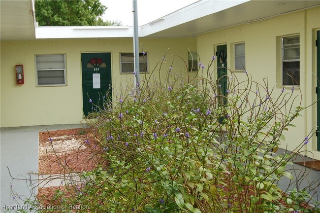 Building Photo - 307 Golf Villas Ct NW