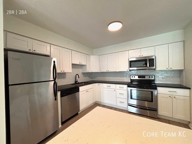 Photo - 2900 W 53rd St Unit 211