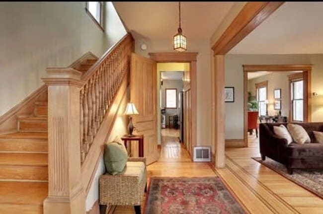 Fully Furnished, Large 3 Bedroom Home! - Fully Furnished, Large 3 Bedroom Home!