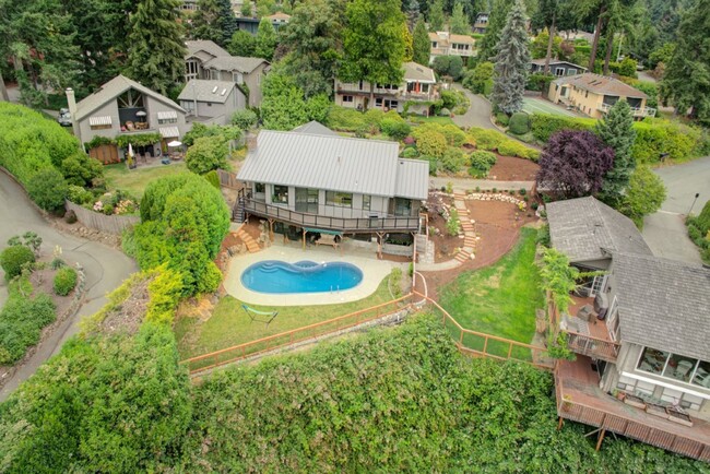 4Bd/3.5Ba Kirkland House - 4Bd/3.5Ba Kirkland House
