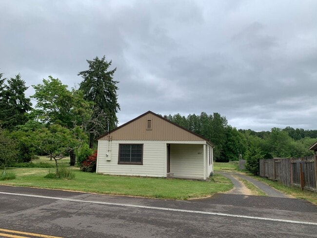 Photo - 2 Bedroom ~ 1 bath Cottage near Campus in serene setting