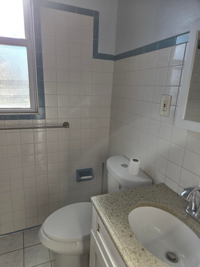 Photo - 558 S 7th Ave Unit 4 bed apartment