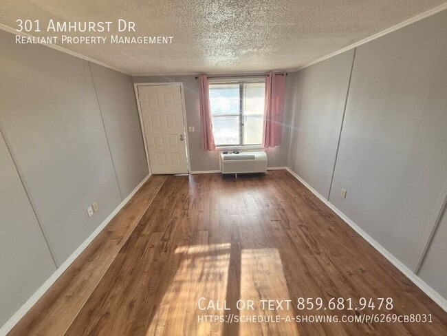 Photo - 301 Amhurst Dr
