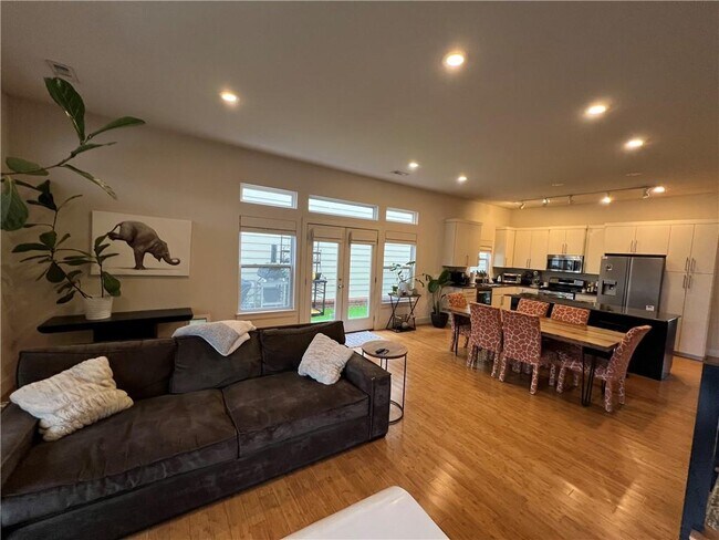 Photo - 2512 E Zion Rd