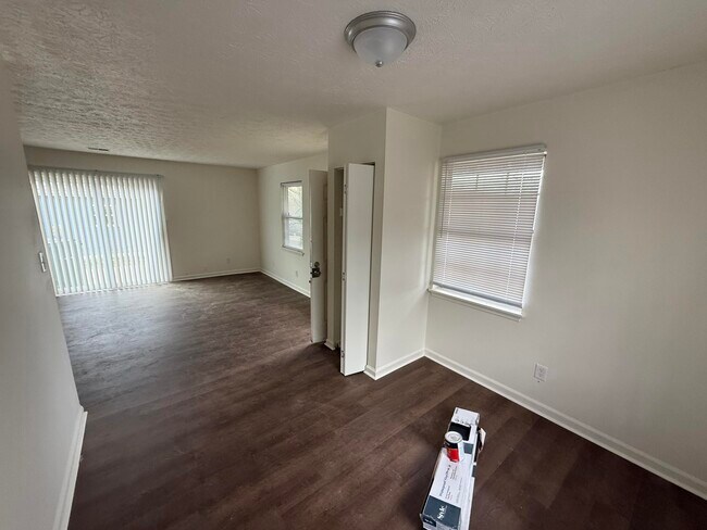 Photo - 752 Gatehouse Pl