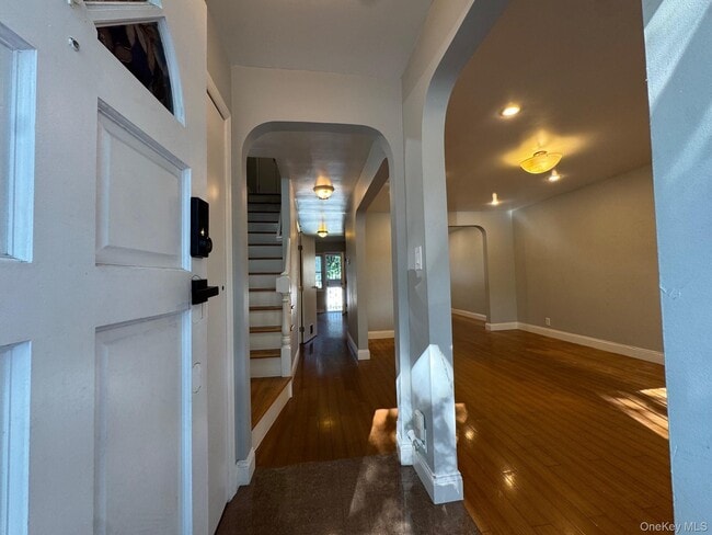 Photo - 58-41 205th St