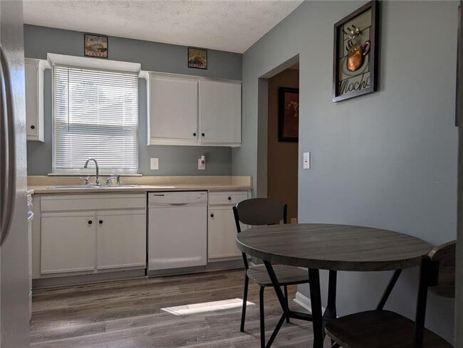 Photo - 2470 Corner Shoals Dr