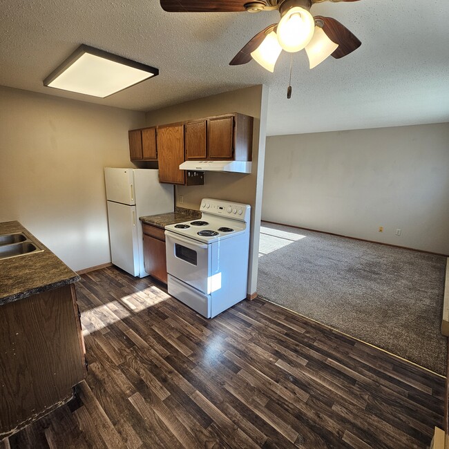 Dining Area - 530 5th St E Unit 103