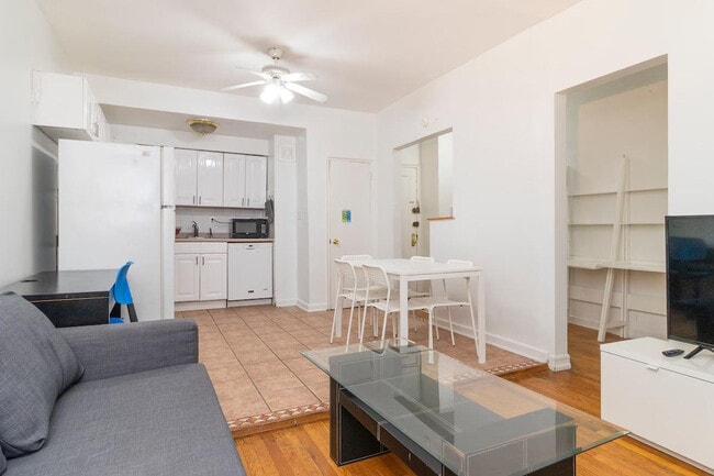 Building Photo - 1569 1st Ave Rental