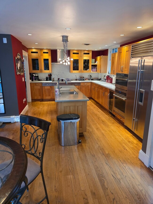 704 Cliveden Rd