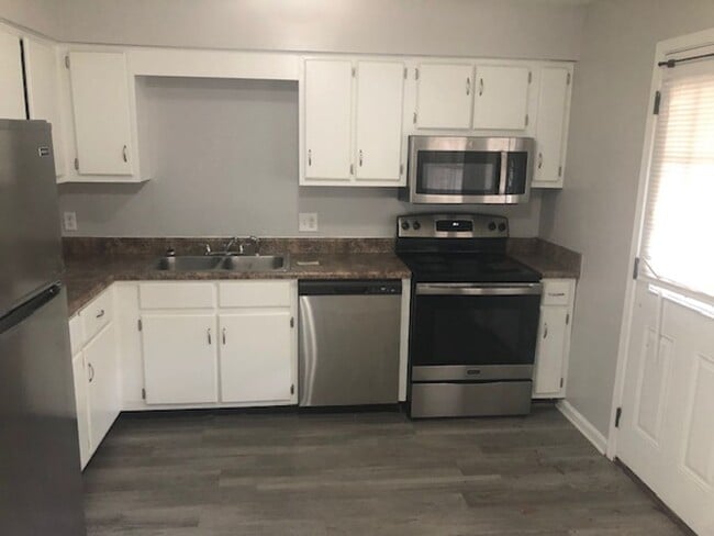 Photo - 468a Mobile St