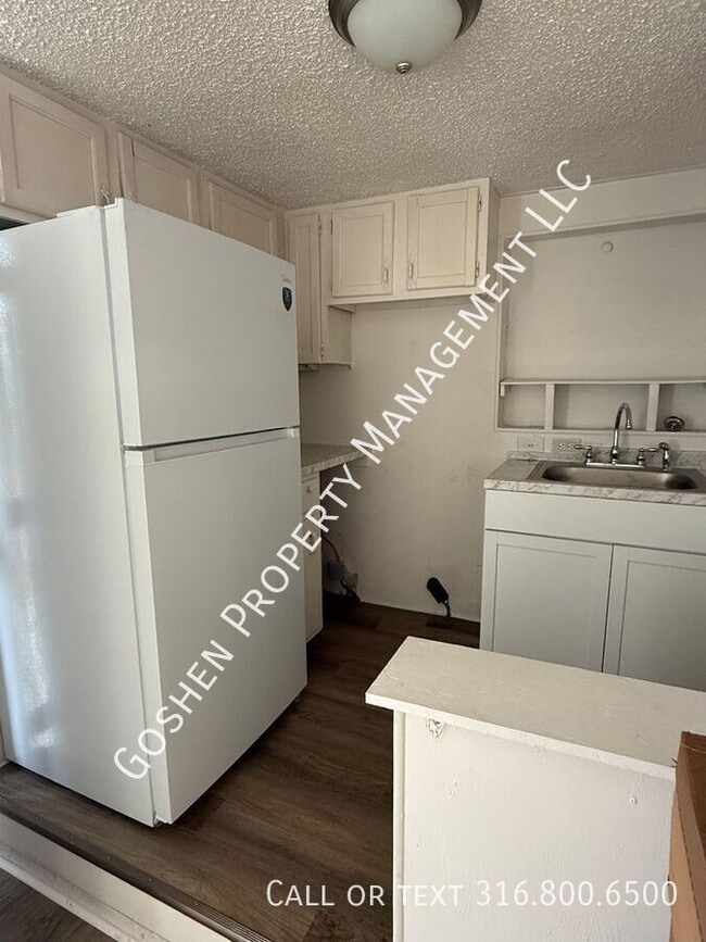 Photo - 1023 S Millwood-B