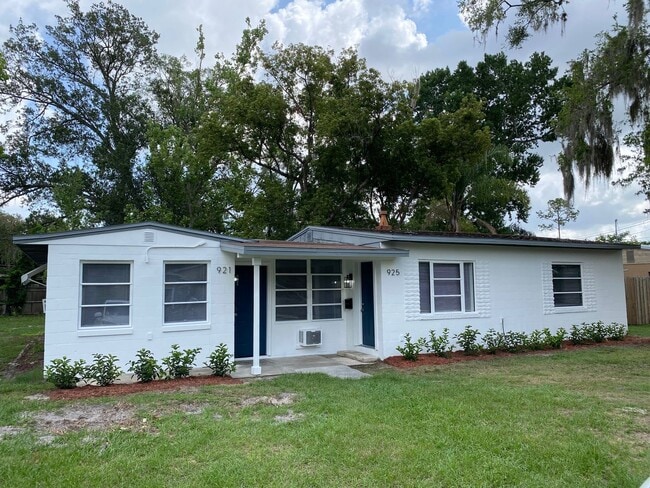 Building Photo - Renovated 2/1 Fenced in Duplex - Mead Garden/Winter Park