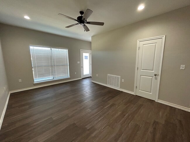 Photo - 3457-3457 Brooke Pl