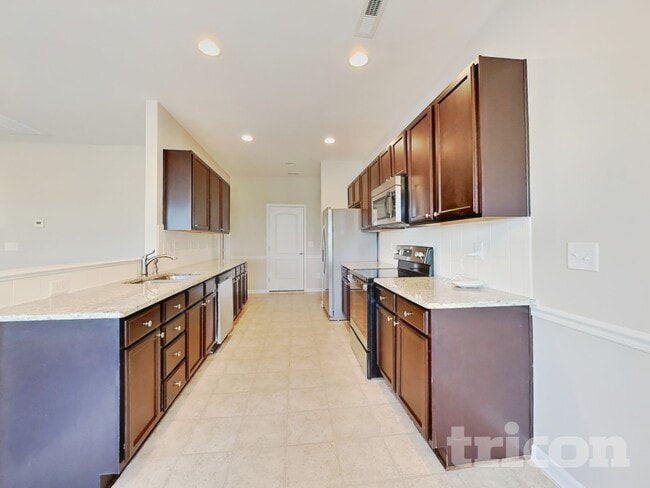 109 Claystone Dr
