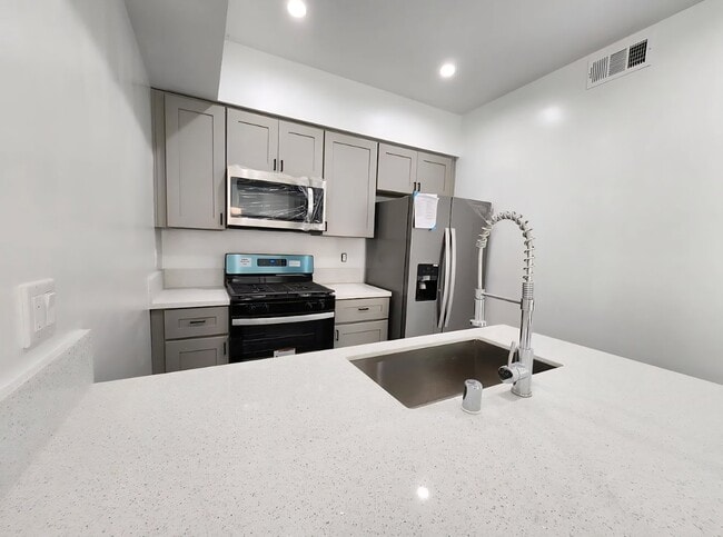 Photo - 6513a Florence Pl Unit B