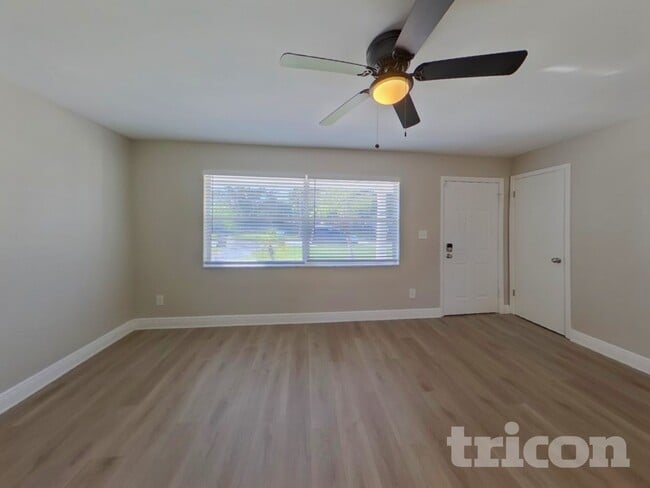 Photo - 201 85th Ave N