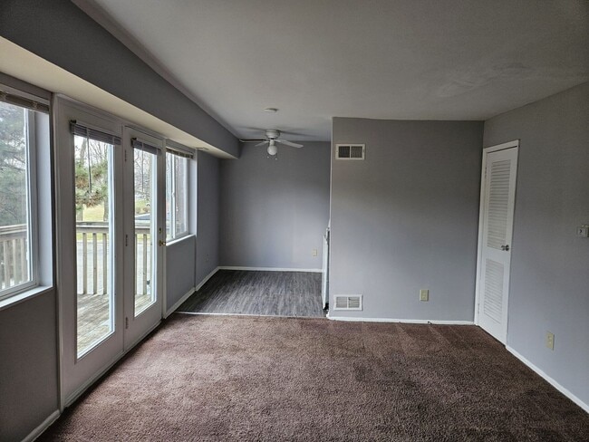 Photo - Lakeside Villas