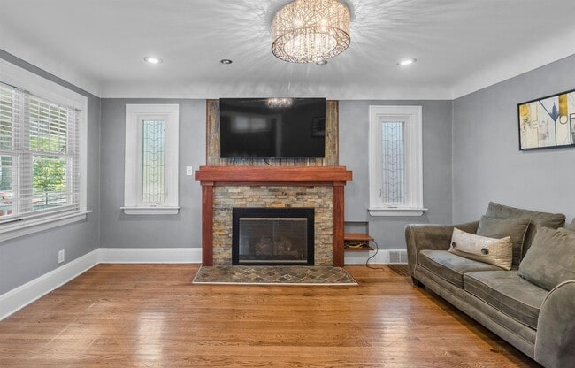 Photo - Heart of Royal Oak's most desirable neighborhood - Available NOW!