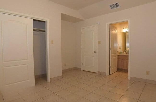Photo - 9802 Cantera Ct Unidad 1004