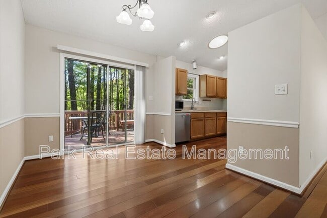 Photo - 106 Laura May Ln