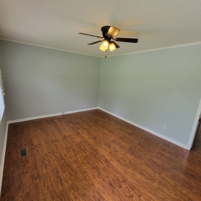 2128 Wildwood Rd