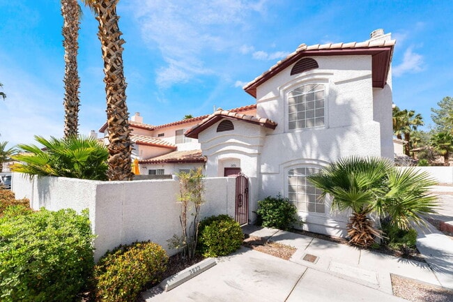 Photo - Move in now to this beautiful 2 story 3 bed 2.5 bath townhome near the Lakes area!