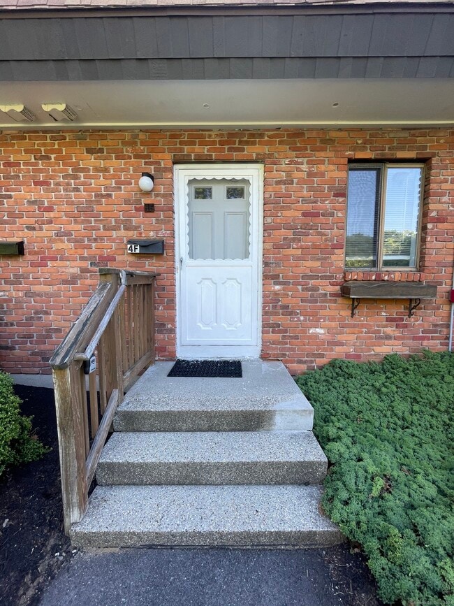 Photo - 11 King Arthur Dr Unidad 4F Rental
