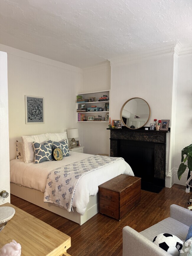 Building Photo - 36 S Russell St Unit 3 Rental