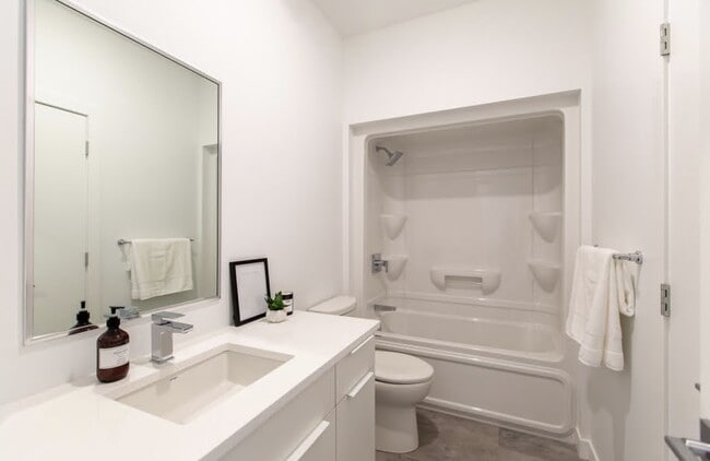 Photo - 813 St. Mary's Rd