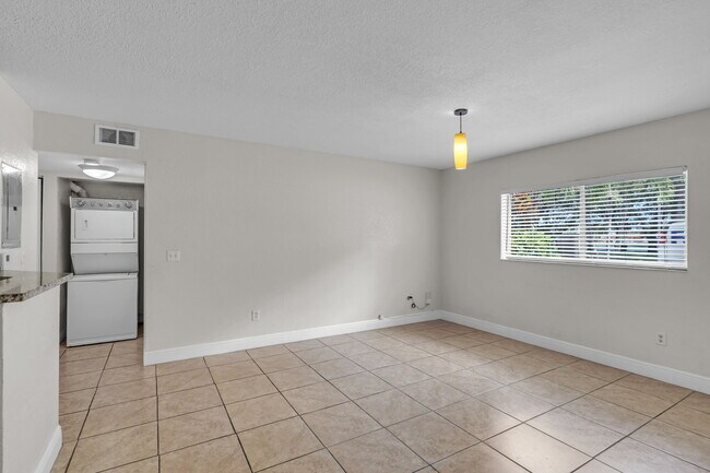 Photo - 3680 N 56th Ave Unidad 809