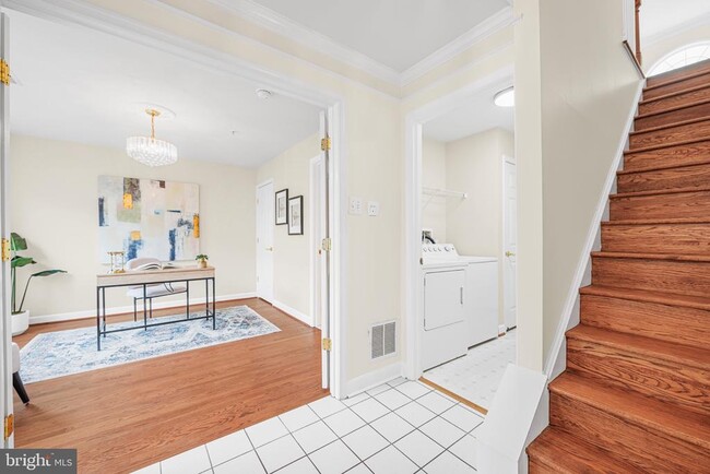 Photo - 631 Gatestone St