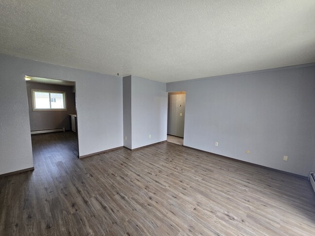 Photo - 101 16th Ave NW