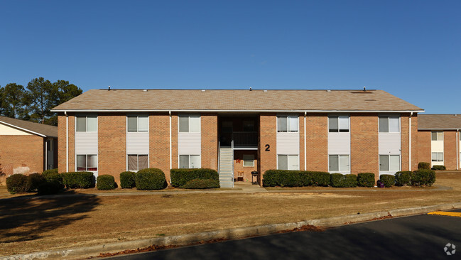 Building Photo - Pine Tree Rental