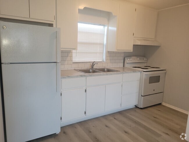 Building Photo - 5805 Cherry St Unit 5805 Rental