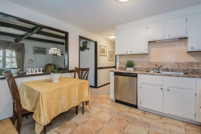 Building Photo - 32 Spencer Rd Unit 26M