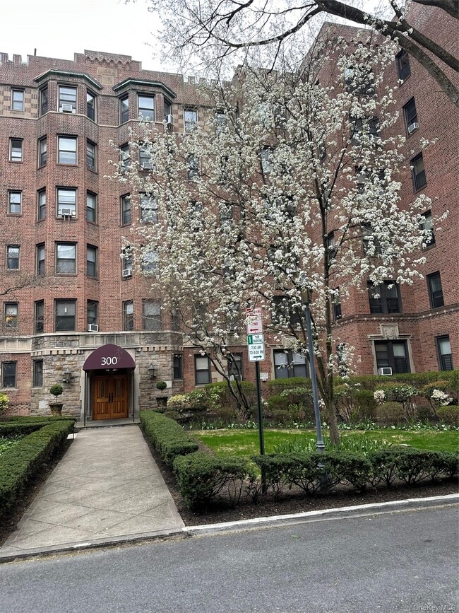 300 Main St Unit 6K