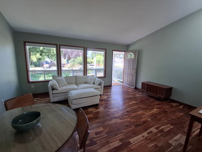 2716 Elm St