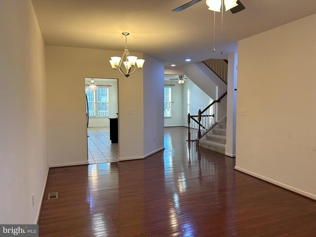 Photo - 1223 Madison Ln Townhome