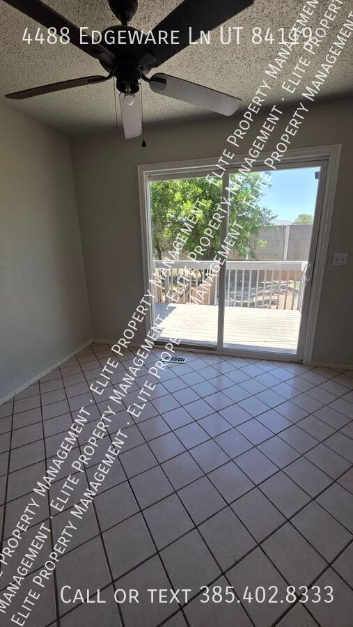 Photo - 4488 Edgeware Ln