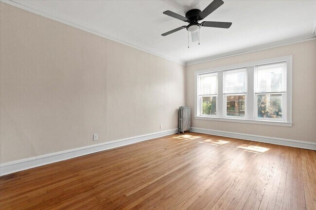 Building Photo - 4314 N Spaulding Ave